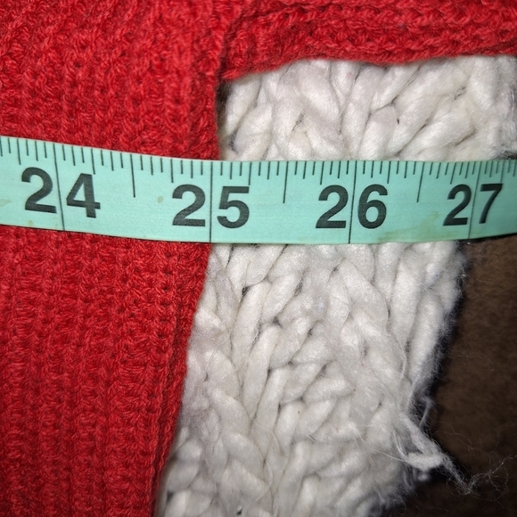 An INC chunky knit hodded sweater in a mens size XXL. NWT with no flaws. - Picture 5 of 8
